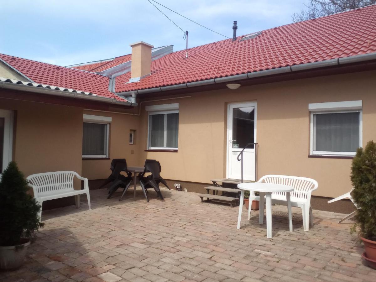 Start Apartmanok Pécs Exterior foto