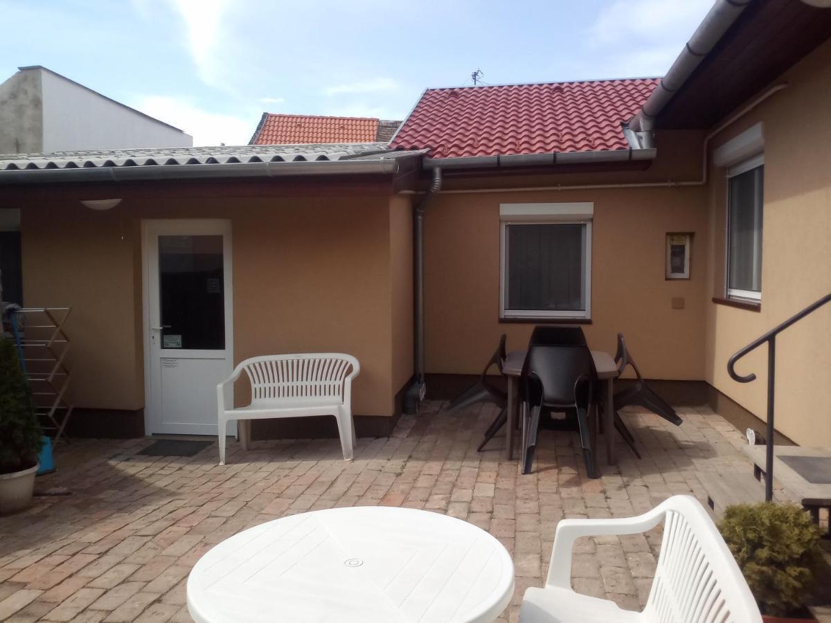Start Apartmanok Pécs Exterior foto