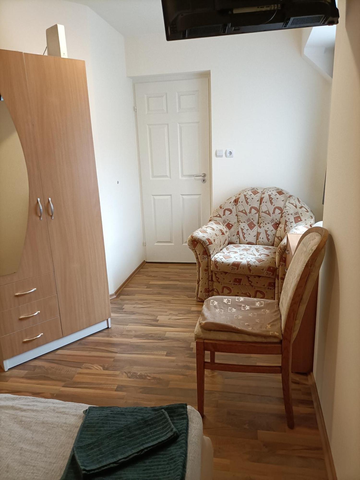 Start Apartmanok Pécs Exterior foto