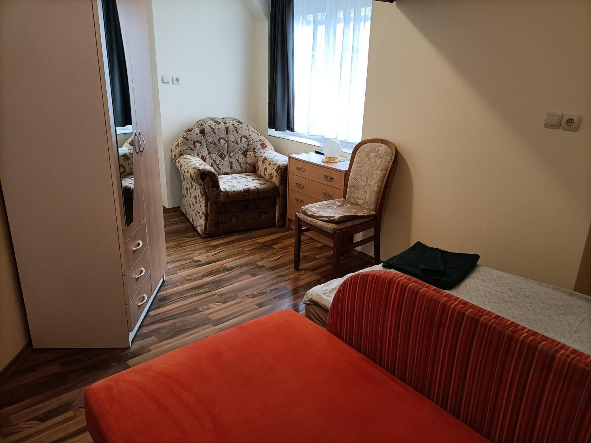 Start Apartmanok Pécs Exterior foto